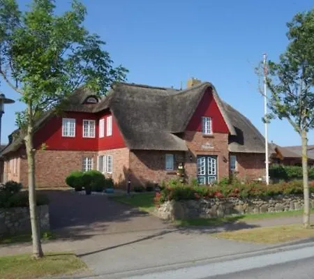 Hues Dikstian- 3 Апартаменты