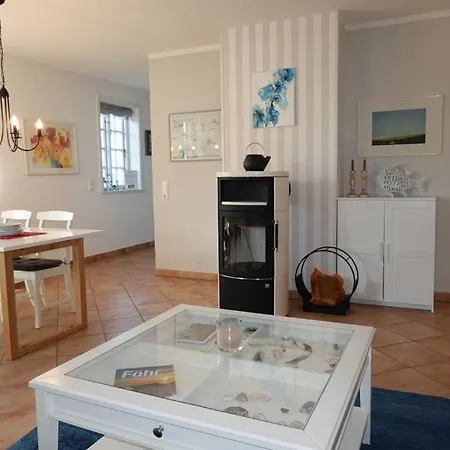 Hues Dikstian- 3 * Alkersum